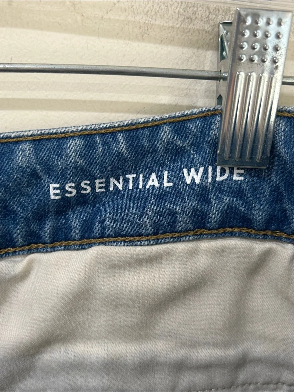 NWT J. CREW Wide-leg Essential jean in Ruth wash Size 29